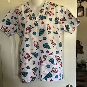 Crest Scrub Top Christmas Themed w/ Santa & Trees Stars Holley & Hearts Size Sm